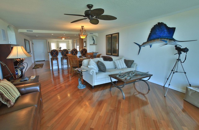 Inlet #803 - 2BD 2BA Stylish Breathtaking Backdrop