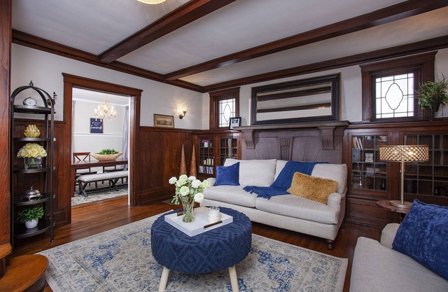 Inn-at-the-Brownstone, only 3.3 miles to Hershey Park