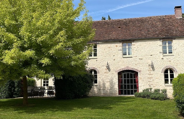 Inn Le Malesherbois-Malesherbes, 4 bedrooms, 11 people