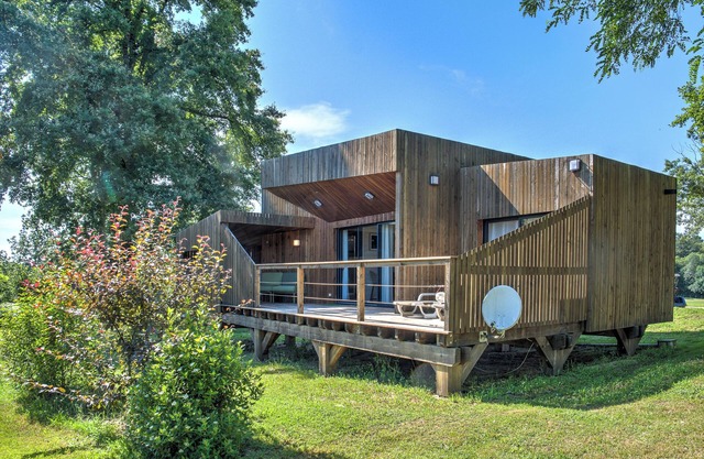 Inn 'Lodge Dune' with Private Terrace, Wi-Fi and Air Conditioning