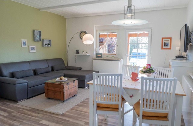 Inselblume 57 - vacation home with dog in Meeschendorf