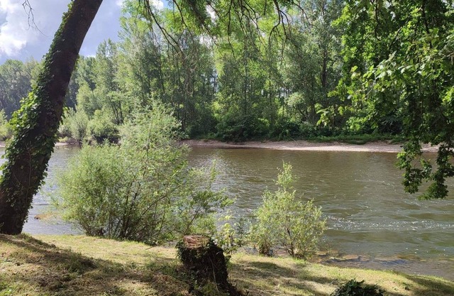 Intimate mobile home overlooking the Dordogne