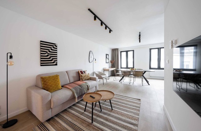 Inviting 5-Person Duplex in Vibrant Antwerp