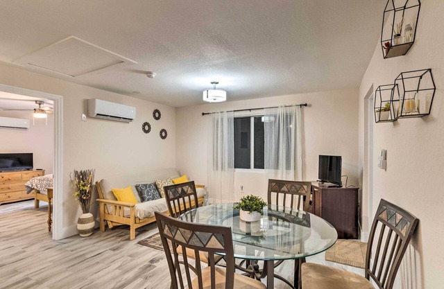 Inviting Apartment < 2 Mi to Riviera Beach!