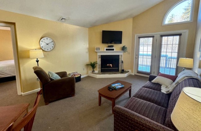 Inviting Condo w Hot Tub & Fireplace