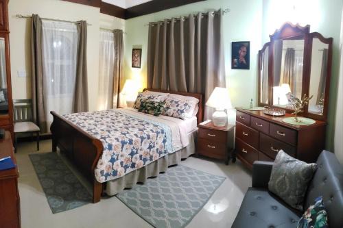 Irie HideAway - Private Studio in Gated Community -Caribbean Estates, Portmore