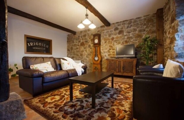 Irigoien country house for 17 people