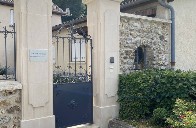 Isabelle's Country House