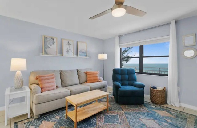 Island Paradise - Beachfront Condo