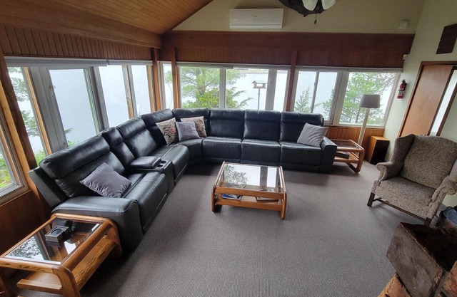 Island Retreat in Honey Harbour, Georgian Bay