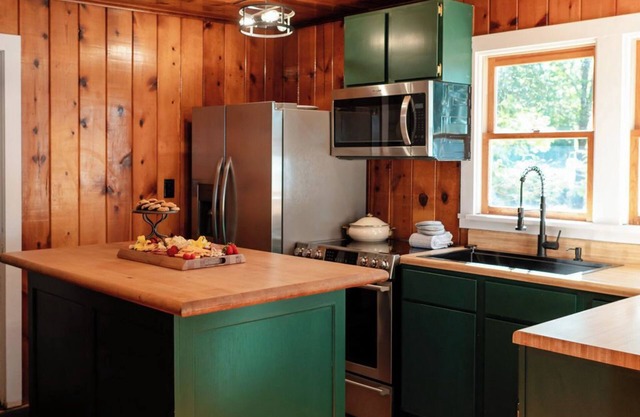 Island view Lake Cottage on Crooked Lake, best views!