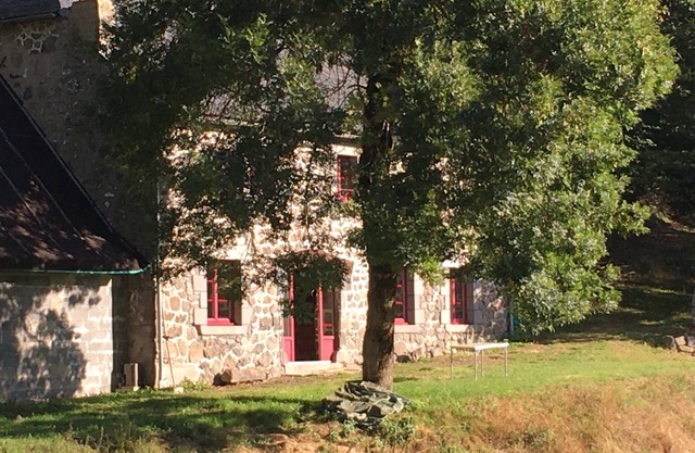 Isolated Auvergne character house 5 minutes from Le Lioran