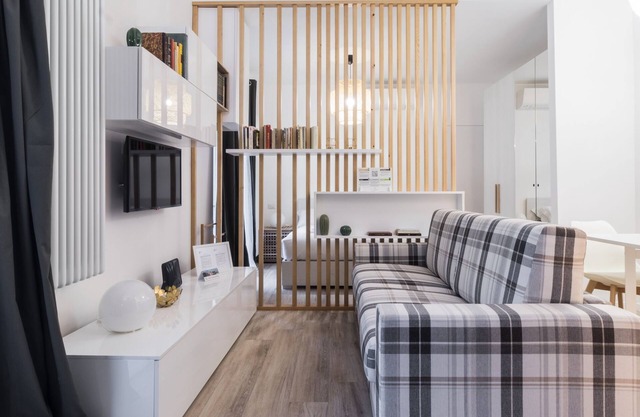 Italianway - Fara 1 - One Bedroom Apartment, Sleeps 3