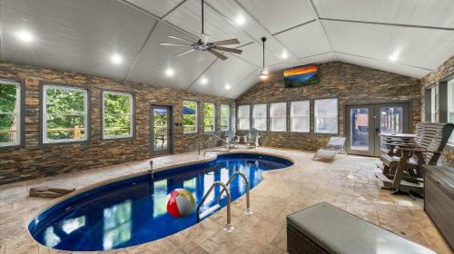 Its Got it All Yall - Pool, Theater, Arcade, Fire Place, Firepit, Hot Tub