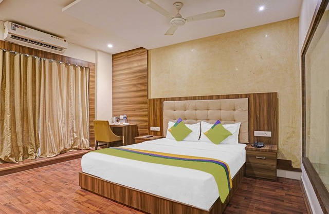 Itsy By Treebo - BKC Mannat