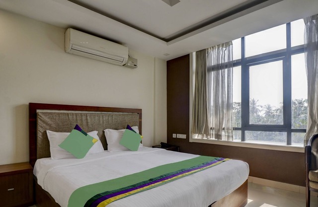 Itsy By Treebo - Rotano Glitz Inn