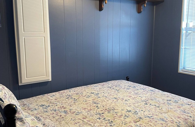 IV Rozes Ranch Charming 3-bedroom country house with AC and WiFi in Longdale.