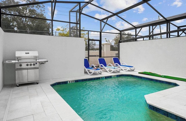 Ivan's Islet | Unique Villa w Luxe Suites, Theme BR, Huge LR/DR - Near Universal