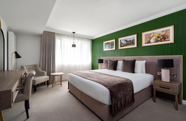 Ivanhoe Inn and Hotel