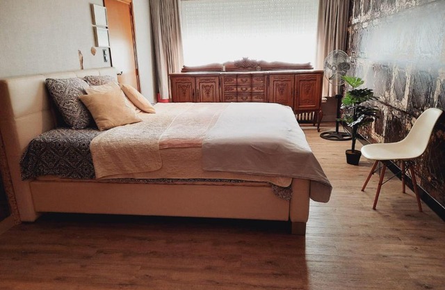 Izegem: Huis met een Uitzicht (5 slaapkamers, 12 personen)