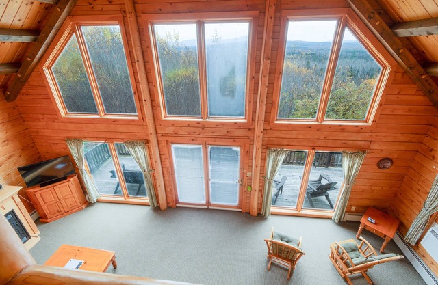 Jackman 3BR Cabin – Snowy Seasonal Escape
