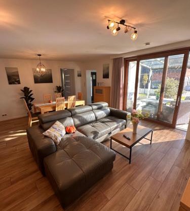 Jacuzzi Bubble Apartment - 15 minutes drive from the Old Town