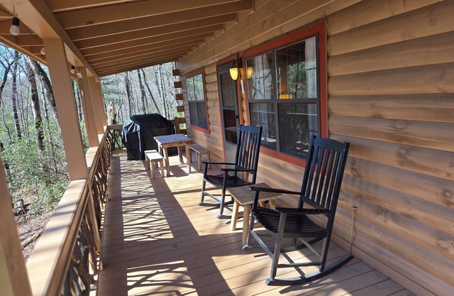 -Jan 2025 Remodel- Enjoy the Cool Mountain Air, Sling, WiFi, Fire Pit, Doggie