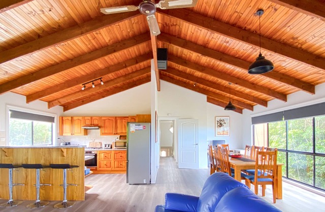 Jan Juc Surfcoast Retreat. Sleeps 14. Pet friendly. Ocean views. Elevated deck