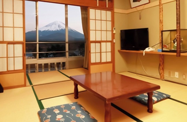 Japanese roomtypeA panoramic view of Mt Fuji Lake Shoji/Minamitsurugun Yamanashi
