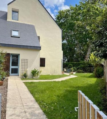 Jardin, plage et commerce à 200m