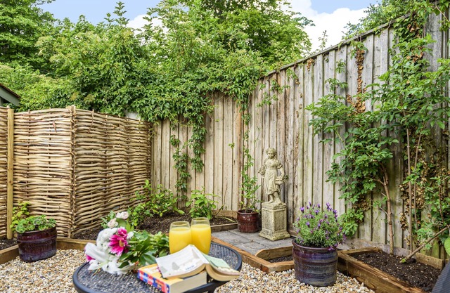 Jasmine Cottage- one bed apartment in one of the oldest cottages in the village.