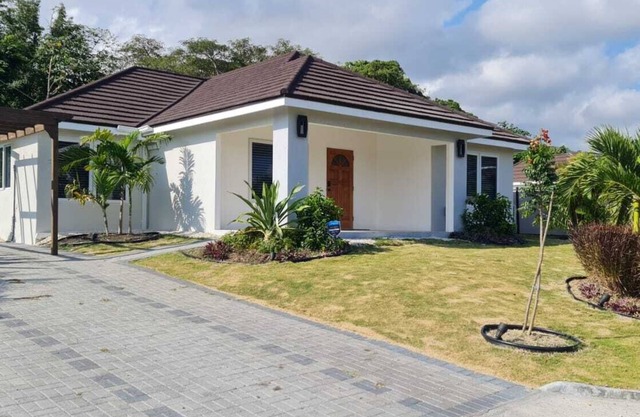 Jasmine House - Modern 3 Bedroom Home in Ocho Rios