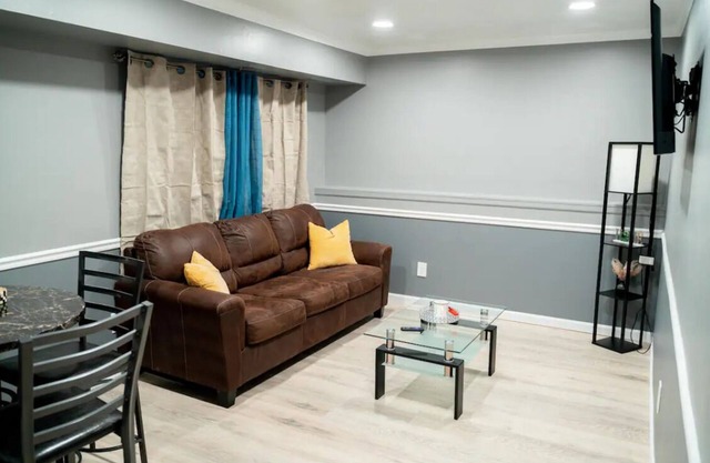 JC Entire Apartment remodeled, close to Airport and Ferry