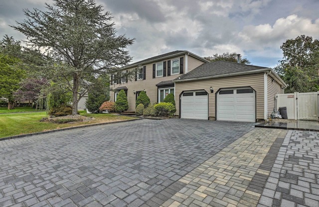 Jersey Home w/Private In-Ground Pool & Hot Tub!