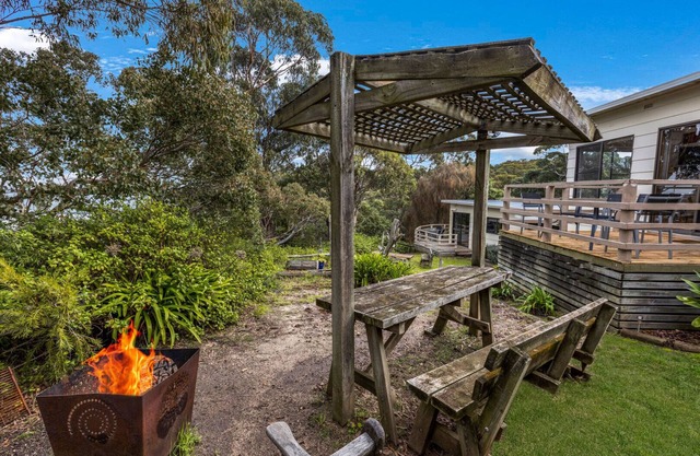 Jetty View: Bellbird Cabin - Feel a sense of nature in this rural environment