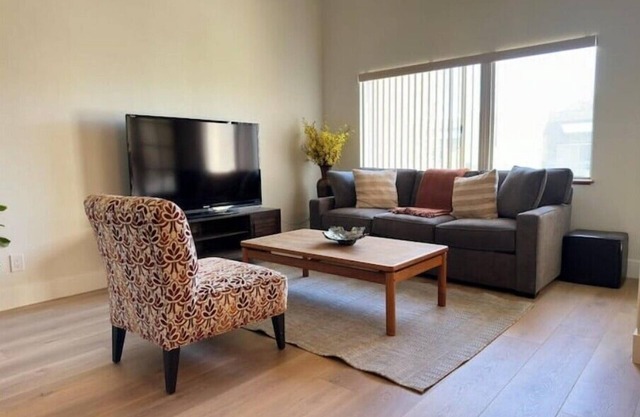 Jewel City Gem in the heart of Glendale walk to Americana