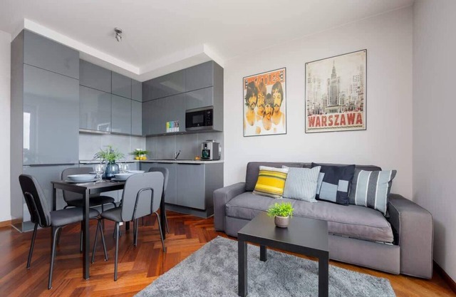 Jeziorańskiego 51 | Warsaw | Trendy Apartment | Parking