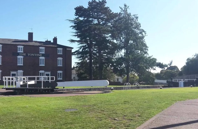 JJ's "Gin Palace" luxury riverside townhouse