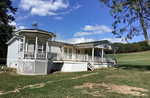 joins the hiking and biking trail. Walk to the river to fish, kayak or relax.