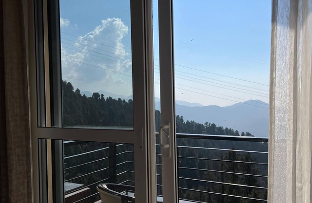 Jot Pass Hotel