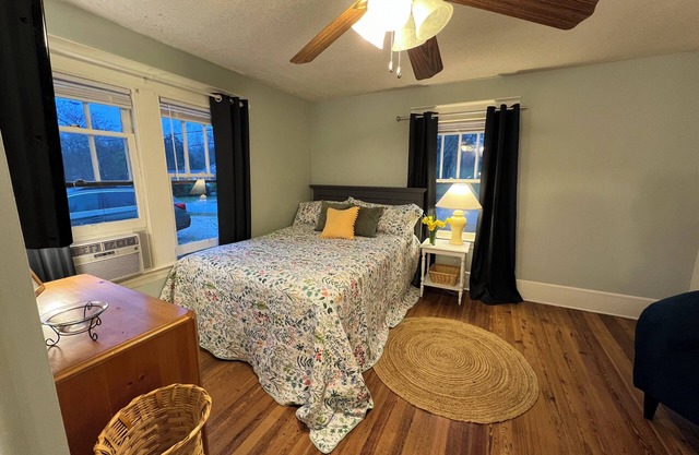 Jude's cozy & convenient downtown studio Apt.