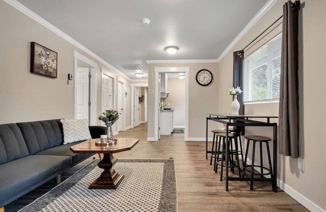 Judkins Entire Upper Floor - Close to Downtown