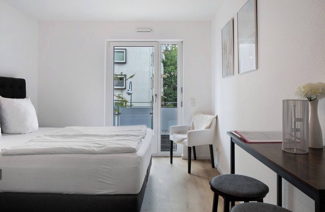 Juliette holiday flat, very central with balcony and WLAN