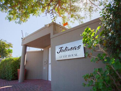 Julinas Guesthouse