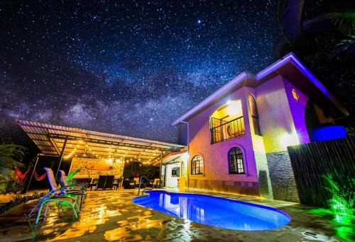 Jungle & Beach Retreat Villa Tranquilo