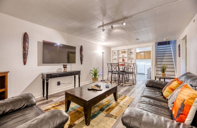 Jungle-Inspired Urban Oasis | Pet Friendly Stay