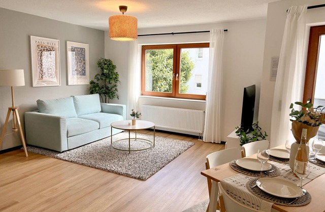 JUPAS° Trier| Boho Home with balcony & parking lot
