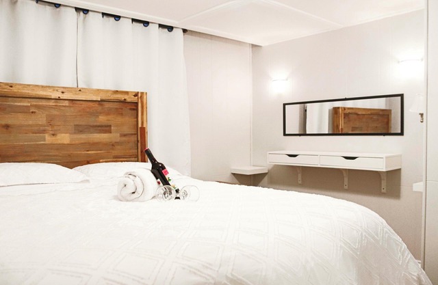 Just 9 minutes from the airport. Your refuge awaits you.