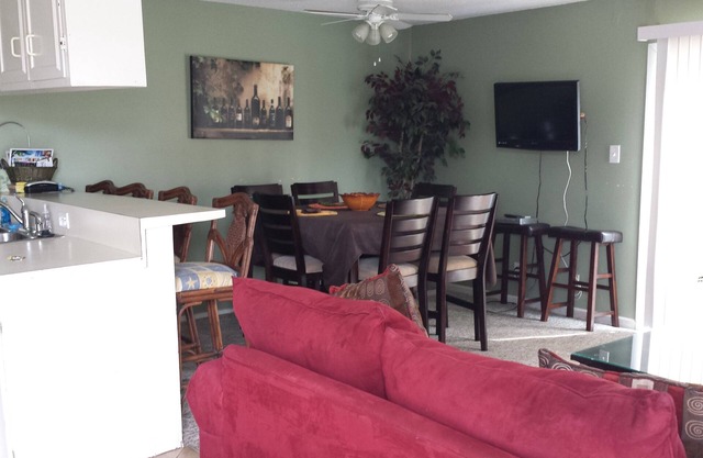 Just steps from beach ! Enjoy Summer vacation on South Padre Island!