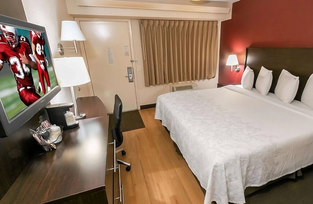 Just What You Were Looking For! Great Amenities, Near Riverview Park, Cycling